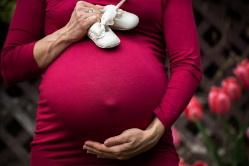 Spain moves to fully ban surrogacy