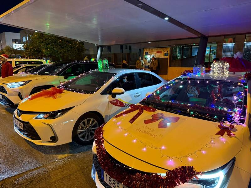 Taxis spread Christmas magic with Murcia's seniors
